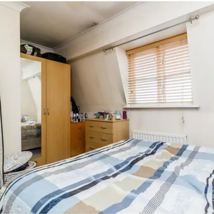 Image 4 - 200 Mile End Road, London, E1 4LD, United Kingdom - Apartment for rent