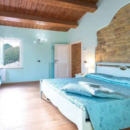 Rent this 6 bed house on Umbria