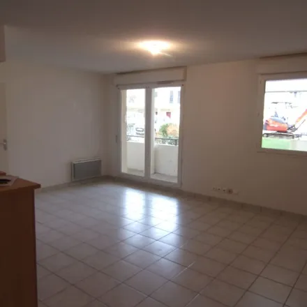 Rent this 2 bed apartment on 15 Place Nicolas Poussin in 27700 Les Andelys, France