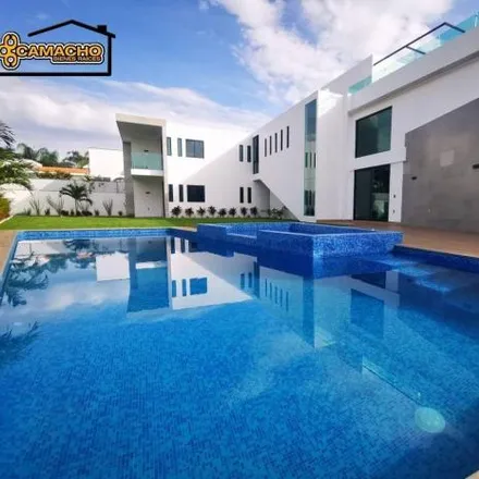 Buy this 5 bed house on Boulevard Cocoyoc in Lomas de Cocoyoc, 62738