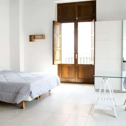 Rent this 4 bed apartment on Carrer de Francesc Baldomà in 6, 46011 Valencia