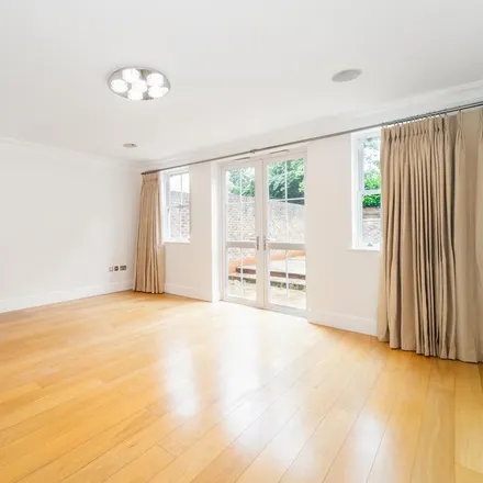 Rent this 5 bed townhouse on Queensgate Terrace in Castle Bar Park, London