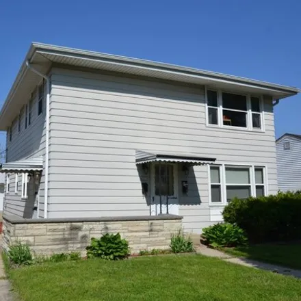 Buy this studio house on 4509 in 4511 South 5th Place, Milwaukee