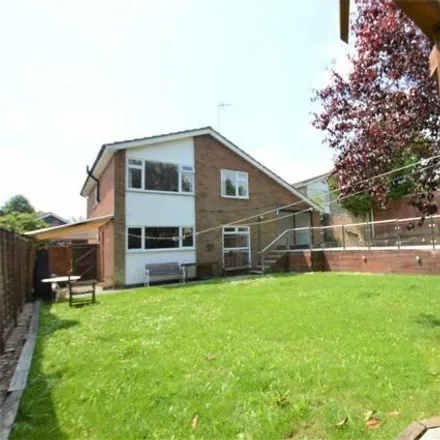 Image 9 - 4 Batts Hill, Redhill, RH1 2DH, United Kingdom - House for rent