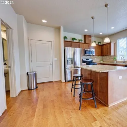 Image 3 - 13523 Southwest Macbeth Drive, Tigard, OR 97224, USA - House for sale