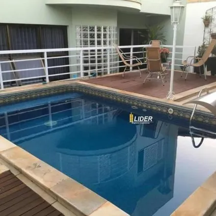 Buy this 5 bed house on Avenida Jaime de Barros in Santa Luzia, Uberlândia - MG