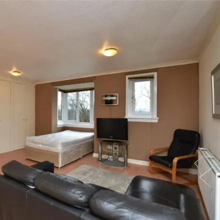 Image 3 - Brandon Place, Bellshill, ML4 2UU, United Kingdom - Apartment for sale