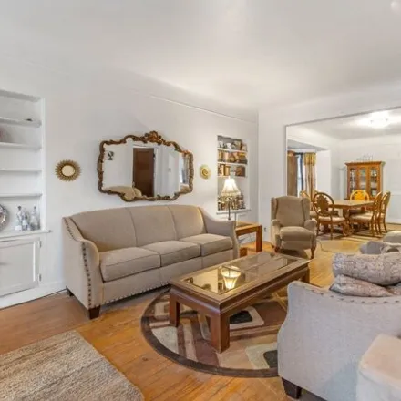 Image 2 - 9842 South Winston Avenue, Chicago, IL 60643, USA - House for sale