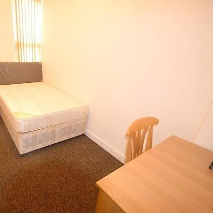 Image 5 - 45 Brudenell Mount, Leeds, LS6 1HT, United Kingdom - Duplex for rent