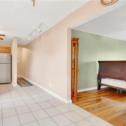 Image 5 - 8847 Bay 16th Street, New York, NY 11214, USA - Apartment for sale