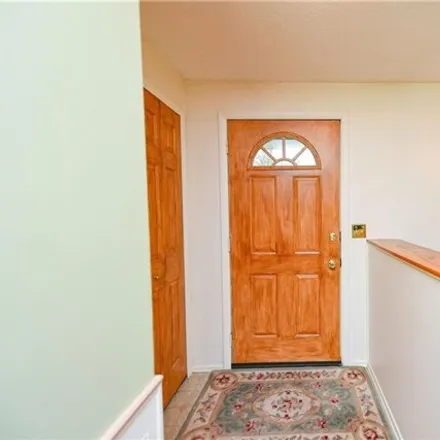 Image 7 - 49 Squire Dale Lane, City of Rochester, NY 14612, USA - House for sale