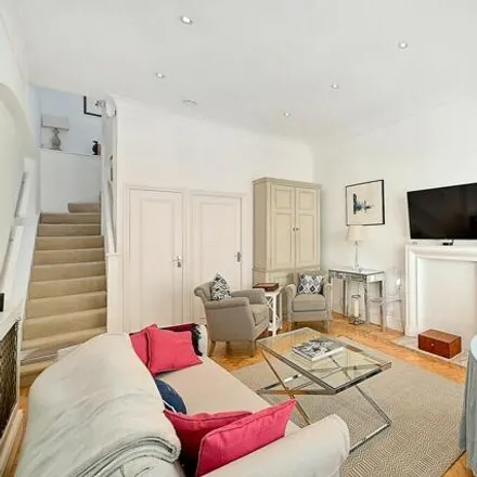 Image 2 - 10 Eaton Terrace Mews, London, SW1W 8EX, United Kingdom - House for rent