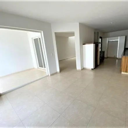 Buy this 3 bed house on Avenida Asís 104 in San Francisco 1a Seccion, 37295 León