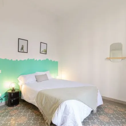 Rent this 3 bed room on Carrer d'Aragó in 109-111, 08015 Barcelona