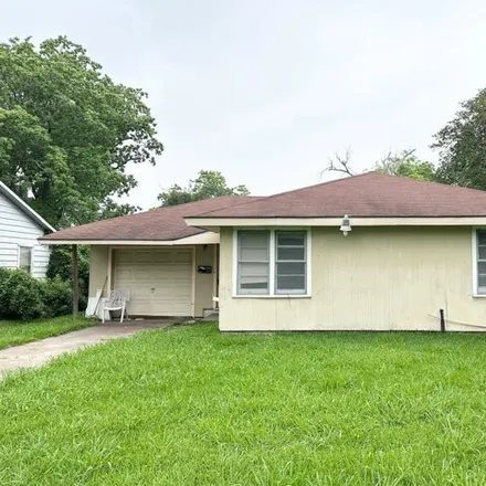 Buy this 2 bed house on 6619 Madison Boulevard in Groves, TX 77619