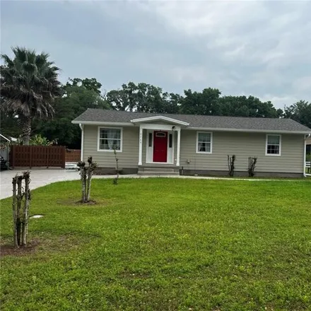 Buy this 3 bed house on 2747 CR 316 in Reddick, Marion County