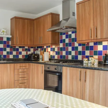 Rent this 2 bed townhouse on Ynysddu in NP11 7BN, United Kingdom