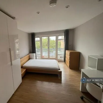 Image 6 - Grand Central Apartments, Purchese Street, London, NW1 1DX, United Kingdom - Apartment for rent