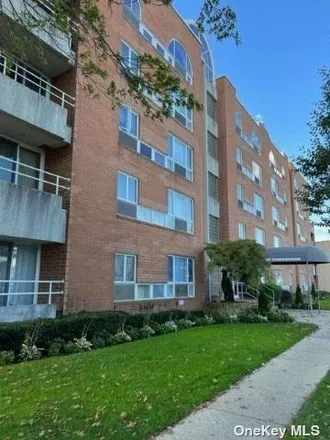 Rent this 2 bed apartment on County Seat Condominiums in 205 Mineola Boulevard, Village of Mineola