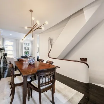 Image 8 - 262 West 25th Street, New York, NY 10001, USA - Townhouse for sale