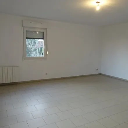 Rent this 3 bed apartment on 164 Boulevard Jean Moulin in 62400 Béthune, France