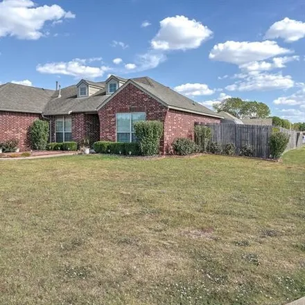 Image 3 - 1806 Tulip Court, Claremore, OK 74019, USA - House for sale