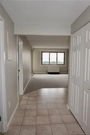Image 5 - 701 Pelham Road, Rosedale, City of New Rochelle, NY 10805, USA - Condo for sale