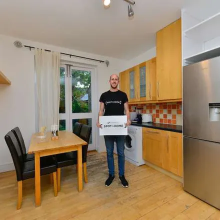 Image 7 - Robinson Road, London, SW17 9DS, United Kingdom - Apartment for rent