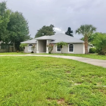 Buy this 3 bed house on 1025 West Lake Hamilton Drive in Winter Haven, FL 33881