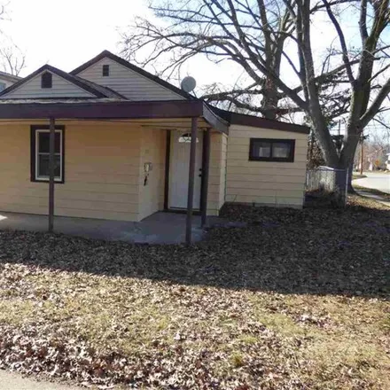Buy this 3 bed house on 1013 Highland Avenue in Iowa City, IA 52240
