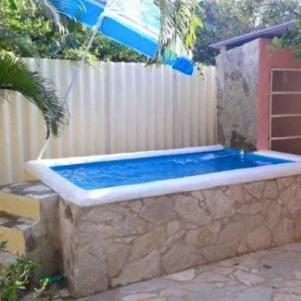Rent this 2 bed house on Guiteras