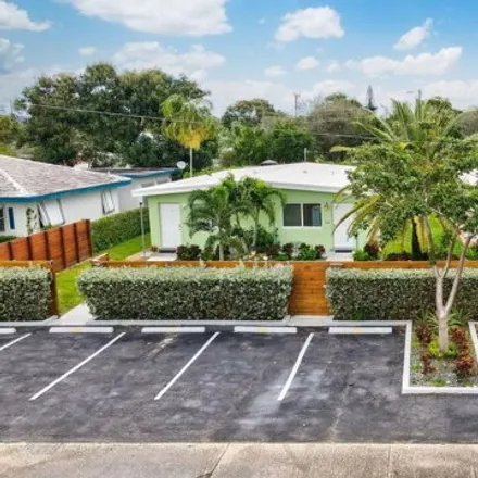 Buy this 8 bed house on 131 Northwest 8th Avenue in Delray Beach, FL 33444
