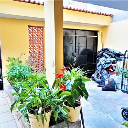 Buy this 5 bed house on Jirón Nelson Guia Gonzales in Santiago de Surco, Lima Metropolitan Area 15054