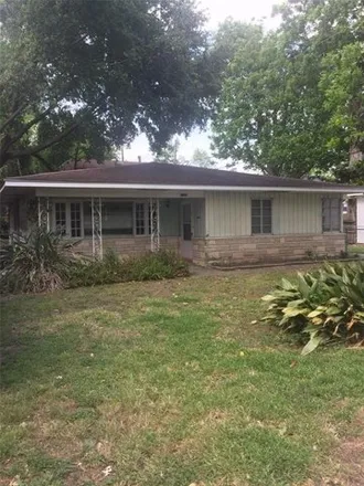 Rent this 2 bed house on 177 East 22nd Street in Houston, TX 77008