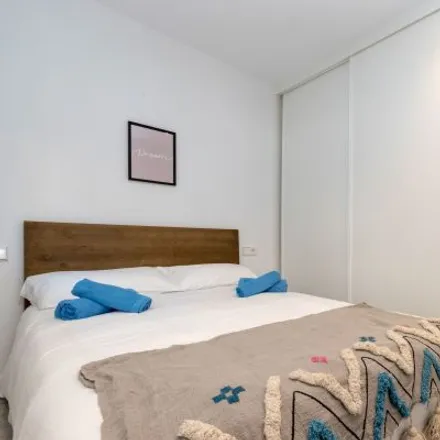 Image 2 - Carrer de Villarroel, 208, 210, 08036 Barcelona, Spain - Apartment for rent