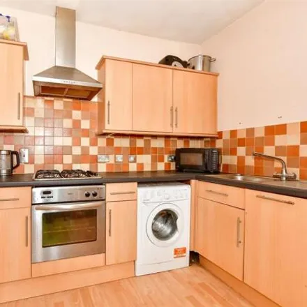 Image 3 - 52 Cornwall Gardens, East Cliftonville, Margate, CT9 2JE, United Kingdom - Apartment for sale