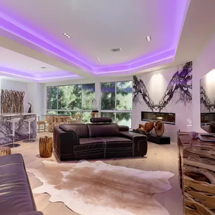 Image 1 - 470 North Palm Drive, Beverly Hills, CA 90210, USA - Condo for rent