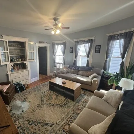 Image 3 - 294 Highland Avenue, Somerville, MA 02144, USA - Apartment for rent