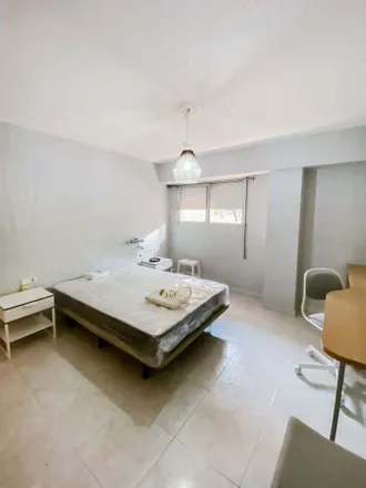 Rent this 3 bed room on Carrer d'Abén Al-Abbar in 25, 46021 Valencia