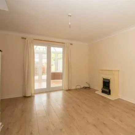 Image 6 - Oriel Close, Wolverton, MK12 5FD, United Kingdom - Townhouse for rent