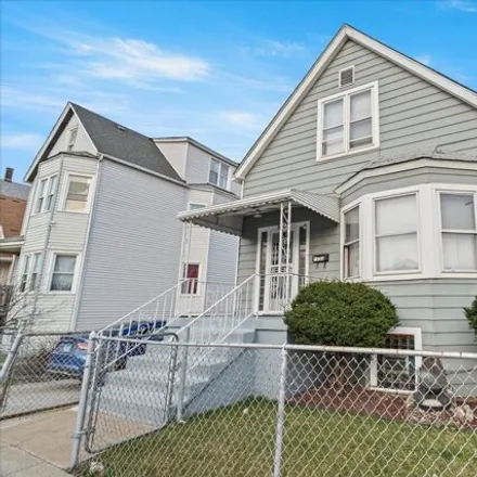Buy this 7 bed house on 9733 South Avenue L in Chicago, IL 60617