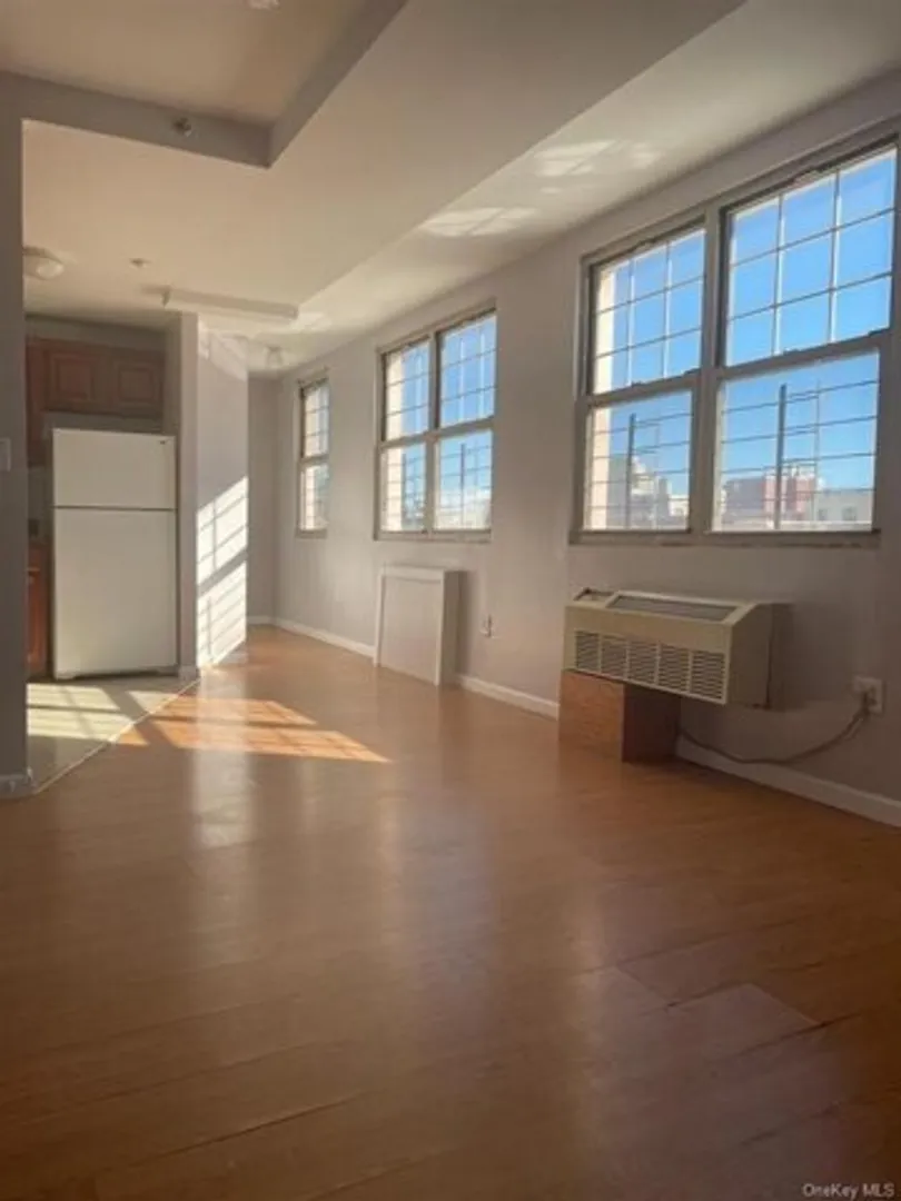 1765 Townsend Avenue, New York, NY 10453, USA | Studio apartment for rent