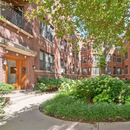 Buy this 1 bed house on 2100-2110 West Montrose Avenue in Chicago, IL 60625