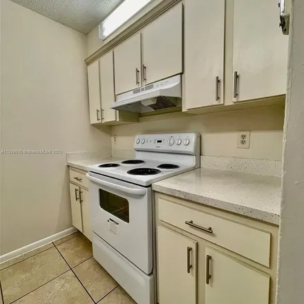 Image 4 - 8200 Southwest 210th Street, Lakes by the Bay, Cutler Bay, FL 33189, USA - Apartment for rent
