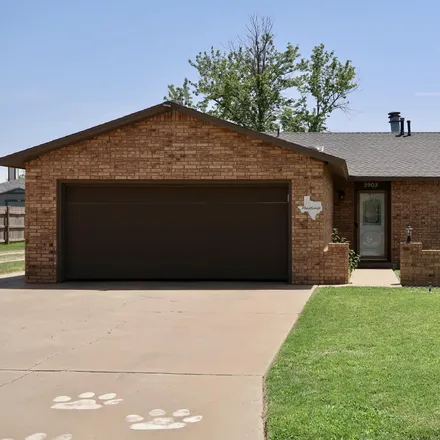 Buy this 3 bed house on 2601 Jefferson Drive in Plainview, TX 79072