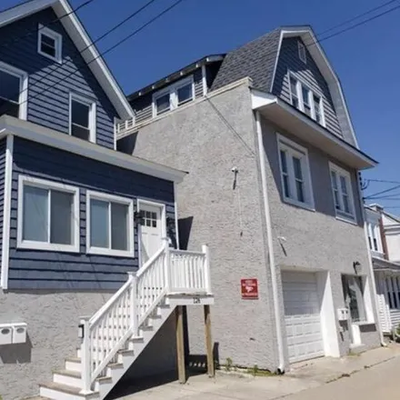 Buy this 11 bed house on 168 North Portland Avenue in Ventnor City, NJ 08406