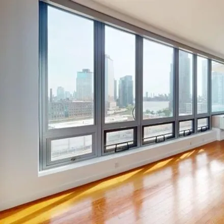 Image 3 - 5-49 Borden Ave Unit 10A, New York, 11101 - Condo for rent