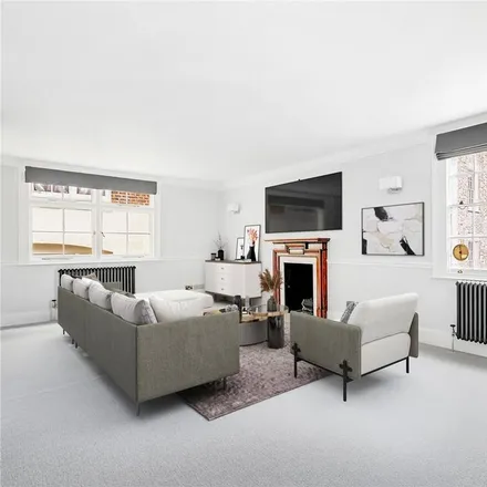 Rent this 3 bed apartment on 33 Hill Street in London, W1J 5LX