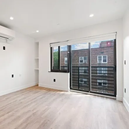 Image 1 - 35-50 85th Street, New York, NY 11372, USA - House for rent
