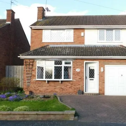 Rent this 3 bed house on Farmway in Braunstone Town, LE3 2XB